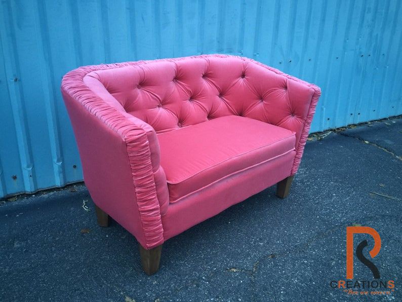 Karvet Pink Loveseat