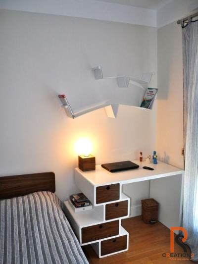Sting Wall Study Table